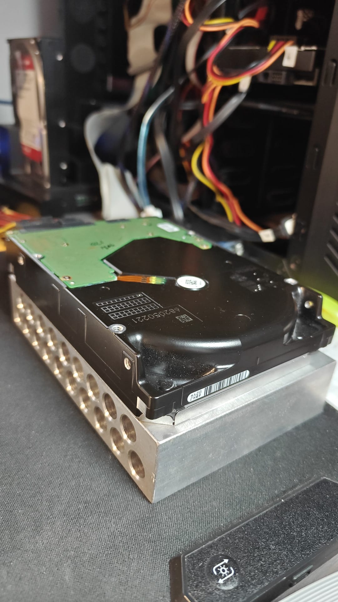 Hard disk WD Elements Desktop 14TB durante le verifiche elettroniche della pratica RD-00704